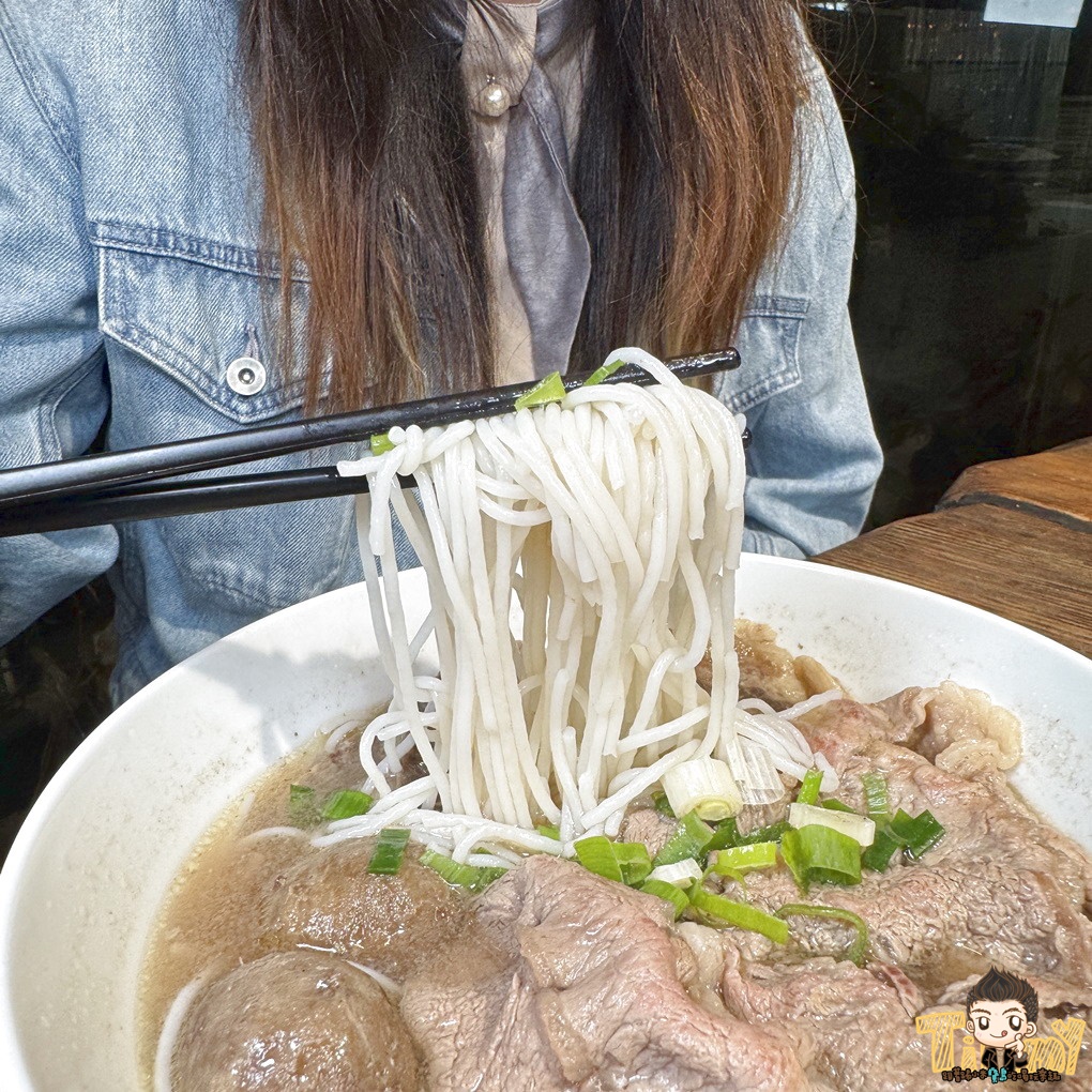 新竹大鼓牛肉粉。經國大市場.經國路.隱身在都市叢林的樹屋越南料理! (菜單營業時間地址電話) - 第28張圖 新竹大鼓牛肉粉。經國大市場.經國路.隱身在都市叢林的樹屋越南料理! (菜單營業時間地址電話)
