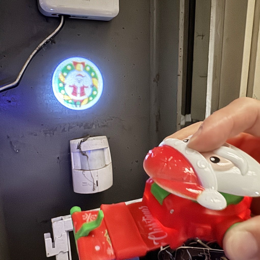 竹北雅比YABI玩具零售批發大賣場。小孩最愛的聖誕禮物在這裡通通有！ 上千種玩具最低5折起！ NG商品3折起！ (營業時間地址電話)